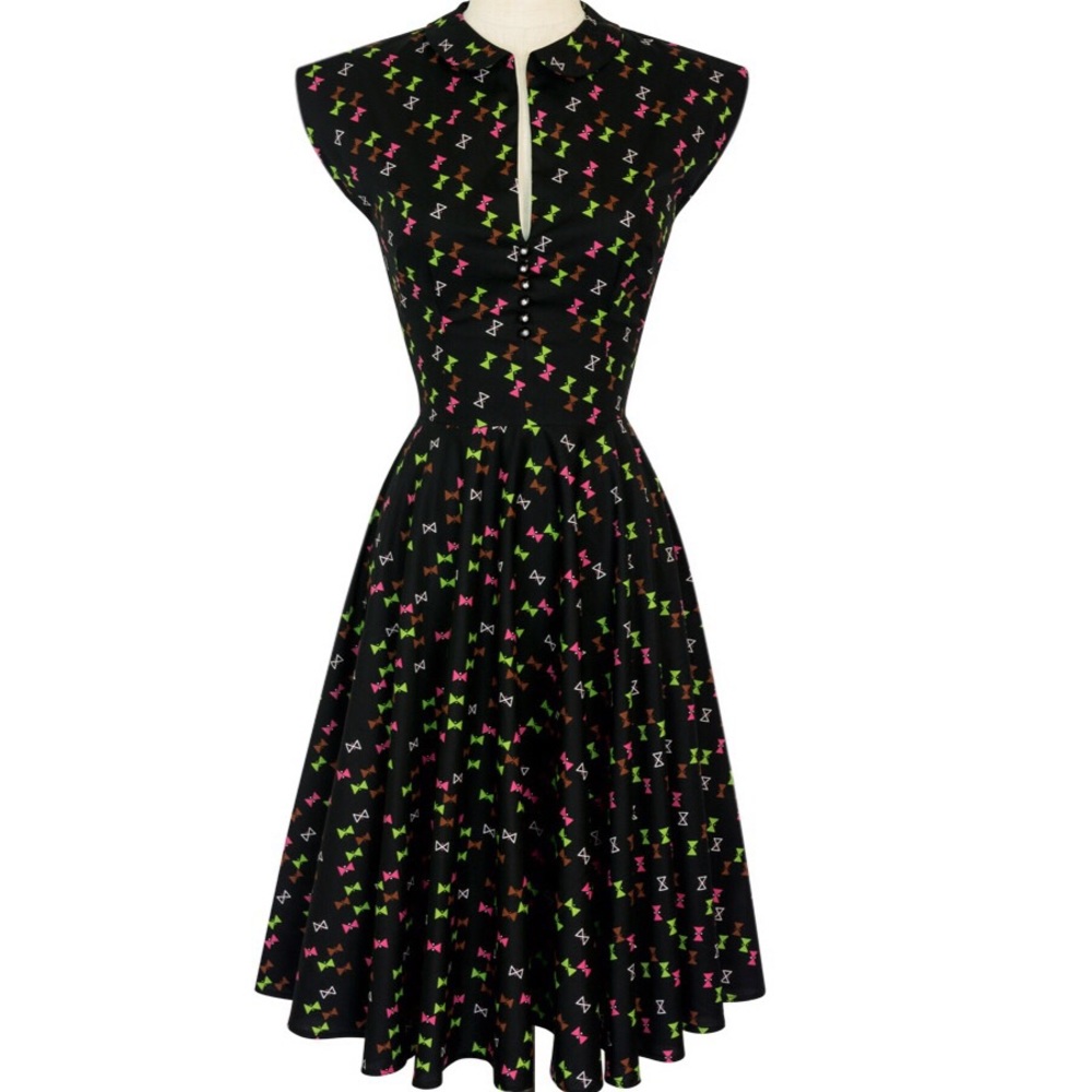 Trashy Diva Hourglass Hopscotch